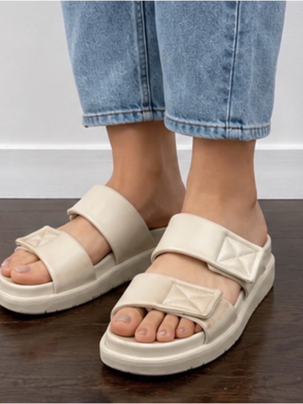 La CANADIENNE Cream Double-Strap Slide Sandals